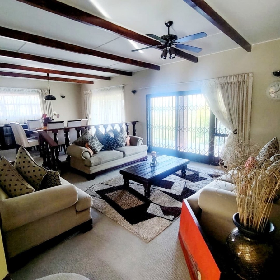 6 Bedroom Property for Sale in Baysville Eastern Cape